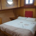 Wide Beam Barge - Master aft cabin with double bed