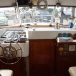 Ocean 30 - Looking forward in the cockpit