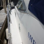 Sealine S34 - Side decks with sturdy guard rails