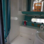 Sealine S34 - Heads comprising toilet, wash hand basin and shower
