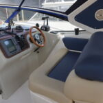 Sealine S34 - Double helm seat