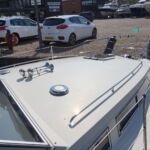 Princess 30S - Forward deck with grab rails, ventilation cap and horn