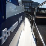 Broom 1070 - Side decks with sturdy guard rails