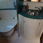Jeanneau Prestige 36 - Heads with toilet, wash hand basin and shower