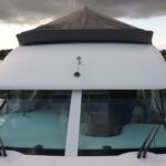 Jeanneau Prestige 36 - Large windscreens allow great visibility from the inner helm and creates a light living space